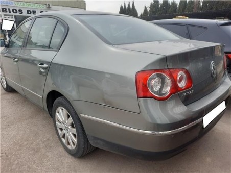 Volkswagen Passat Berlina  1 9 TDI