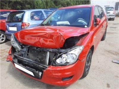 Hyundai i30  1 6 CRDi 2