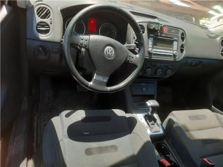 Volkswagen Tiguan  2 0 TDI