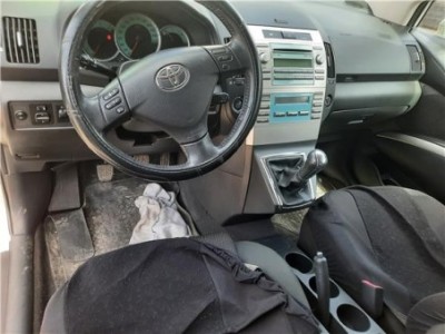 Toyota Corolla Verso  2 2 D-4D 2