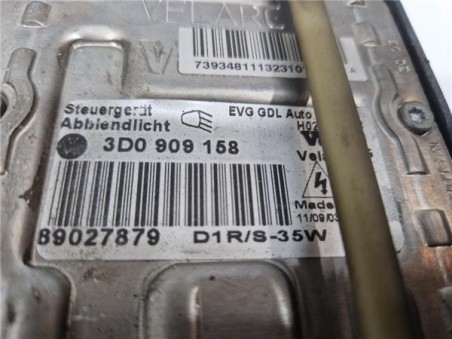 FARO XENON DERECHO Volkswagen Touareg  2 5 TDI R5 [2 5 Ltr  - 128 kW TDI]
