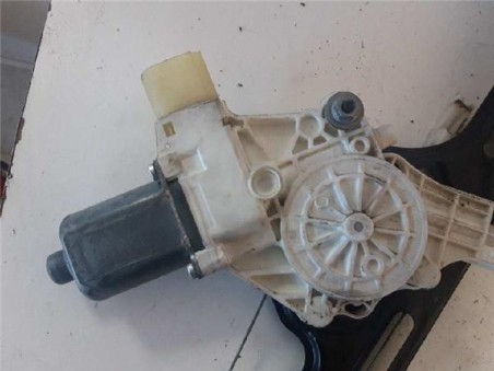 Elevalunas Electrico Delantero Derecho BMW SERIE 1 BERLINA 2 0 Turbodiesel 