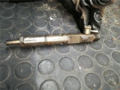 Inyector Volkswagen GOLF IV BERLINA 1 9 TDI