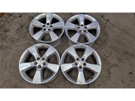 JUEGO LLANTAS Chevrolet Trax  1 7 LS+ [1 7 Ltr  - 96 kW Diesel CAT]