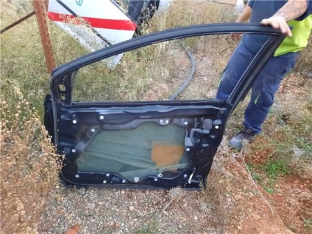 Puerta Delantera Derecha Mazda 2 LIM  1 5 16V 