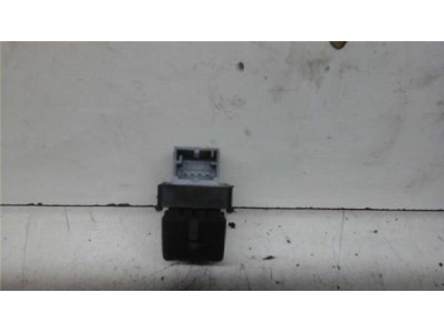 Botonera Puerta Trasera Derecha Audi A4 BER  2 0 16V TDI