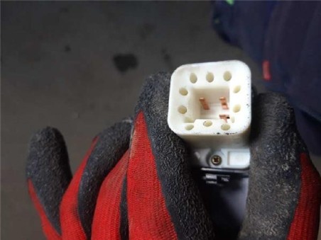 Botonera Puerta Trasera Derecha Mitsubishi SPACE WAGON 2 4 GDI 