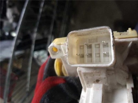 Cerradura Puerta Delantera Izquierda Ford FOCUS BERLINA 1 8 TDDI Turbodiesel 