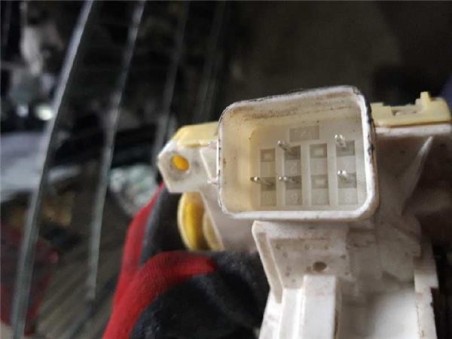 Cerradura Puerta Delantera Izquierda Ford FOCUS BERLINA 1 8 TDDI Turbodiesel 