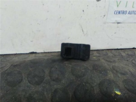 Botonera Puerta Trasera Derecha Peugeot 308 1 6 16V HDi 