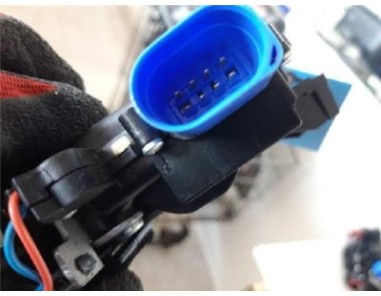 Cerradura Puerta Delantera Derecha Skoda ROOMSTER 1 4 TDI 