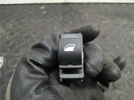 Botonera Puerta Trasera Derecha Peugeot 5008 2 0 16V HDi FAP 