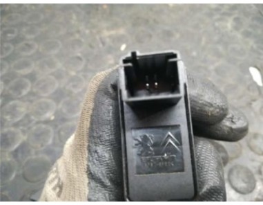 Botonera Puerta Trasera Derecha Peugeot 5008 2 0 16V HDi FAP 