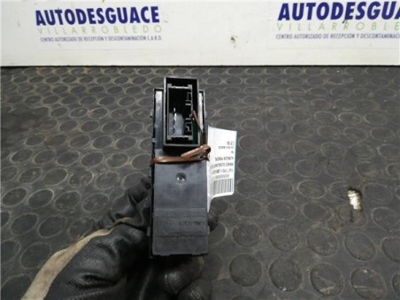 Botonera Puerta Trasera Derecha Fiat TIPO II  SEDAN 1 4 