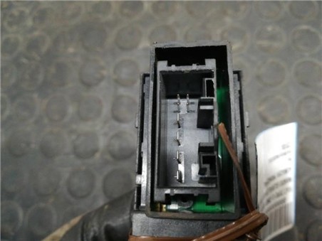 Botonera Puerta Trasera Derecha Fiat TIPO II  SEDAN 1 4 