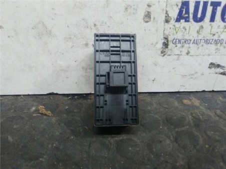 Botonera Puerta Delantera Izquierda Audi A4 BER  2 0 16V TDI 