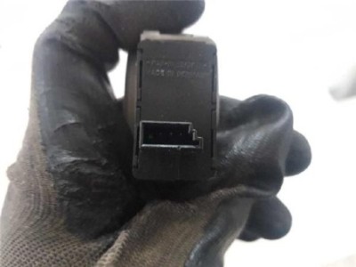 Botonera Puerta Trasera Derecha BMW SERIE 1 BERLINA 2 0 Turbodiesel