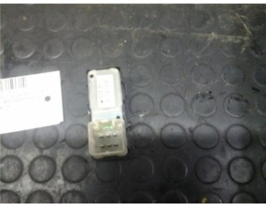 Botonera Puerta Trasera Derecha Dodge CALIBER 2 0 16V CRD 