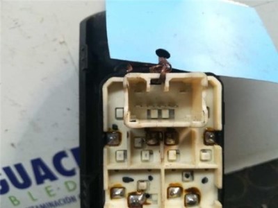 Botonera Puerta Delantera Izquierda Chevrolet AVEO 1 4