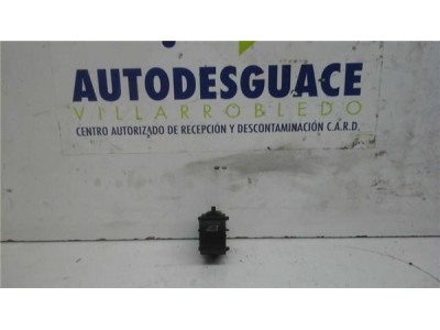 Botonera Puerta Delantera Derecha Ford FOCUS LIM  1 6 EcoBoost