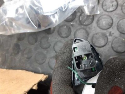 Botonera Puerta Delantera Derecha Ford KA 1 2 8V