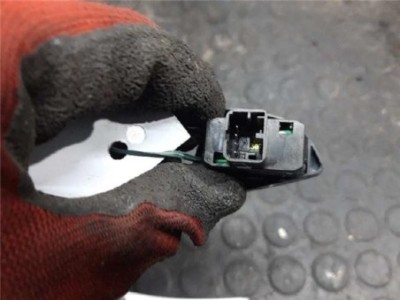 Botonera Puerta Delantera Izquierda Ford KA 1 2 8V