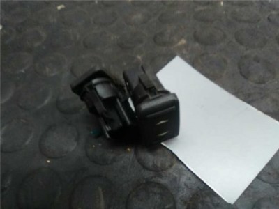 Botonera Puerta Trasera Derecha Ford FOCUS C-MAX 2 0 TDCi