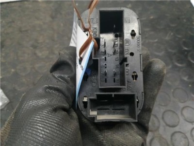 Botonera Puerta Delantera Izquierda Ford MONDEO BERLINA 1 8 Turbodiesel