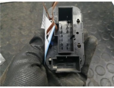 Botonera Puerta Delantera Izquierda Ford MONDEO BERLINA 1 8 Turbodiesel 