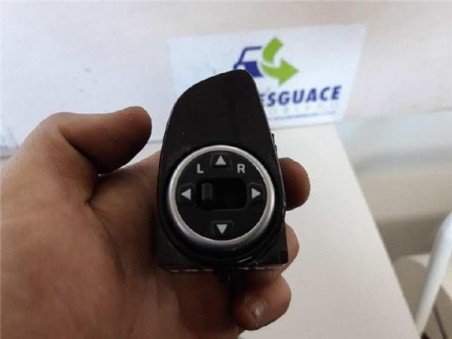 Botonera Puerta Delantera Izquierda Hyundai I20 1 4 CRDi 