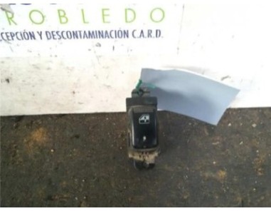 Botonera Puerta Trasera Derecha Hyundai TERRACAN 2 9 CRDi  Botonera Puerta Trasera Derecha Hyundai TERRACAN 2 9 CRDi