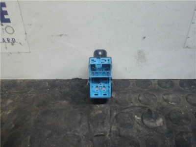 Botonera Puerta Trasera Izquierda Kia CARENS 2 0 CRDi