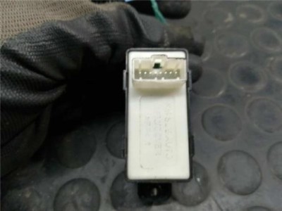 Botonera Puerta Trasera Derecha Kia CARENS 1 7 CRDi