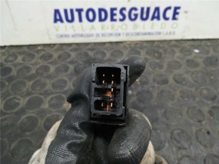 Botonera Puerta Trasera Derecha Kia SORENTO 2 5 CRDi 