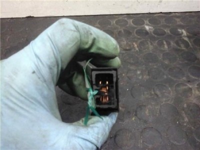 Botonera Puerta Trasera Izquierda Kia SORENTO 2 5 CRDi