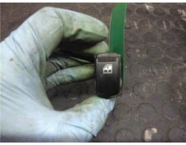 Botonera Puerta Trasera Izquierda Kia SORENTO 2 5 CRDi 