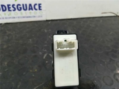 Botonera Puerta Delantera Derecha Kia CARENS 1 7 CRDi