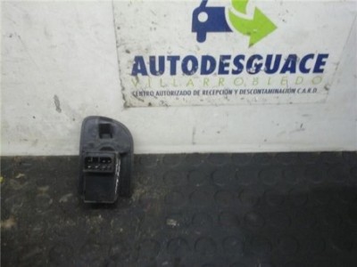 Botonera Puerta Trasera Derecha Kia CARENS 1 8