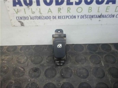 Botonera Puerta Trasera Derecha Kia CARENS 2 0 CRDi  2