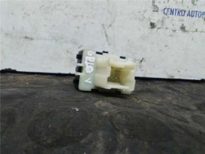 Botonera Puerta Trasera Izquierda Renault CLIO IV 0 9