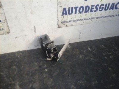 Botonera Puerta Trasera Derecha Toyota COROLLA VERSO 2 2 Turbodiesel