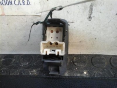 Botonera Puerta Trasera Izquierda Toyota RAV 4 2 0 16V