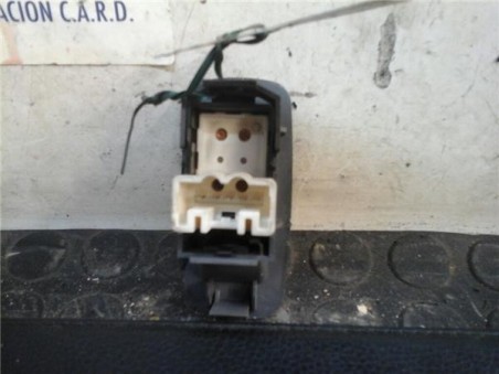 Botonera Puerta Trasera Izquierda Toyota RAV 4 2 0 16V 