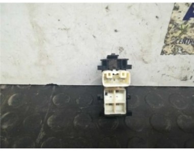 Botonera Puerta Trasera Derecha Toyota AURIS 1 4 Turbodiesel 