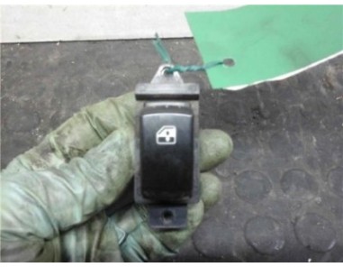 Botonera Puerta Trasera Derecha Ssangyong RODIUS 2 7 Turbodiesel 