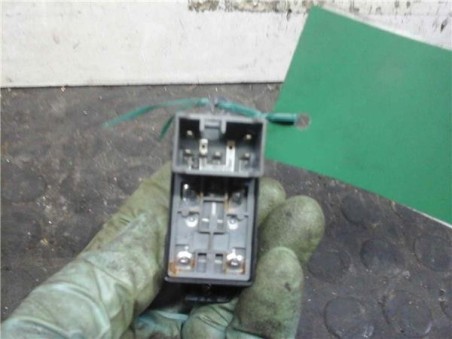 Botonera Puerta Trasera Izquierda Ssangyong RODIUS 2 7 Turbodiesel 