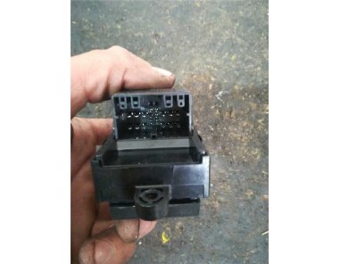 Botonera Puerta Delantera Izquierda Suzuki SWIFT AZG 1 3 DDiS D 