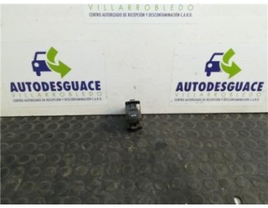 Botonera Puerta Trasera Izquierda Toyota PRIUS 1 8 16V 