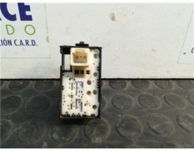 Botonera Puerta Trasera Izquierda Toyota PRIUS 1 8 16V 