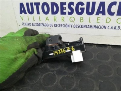 Botonera Puerta Delantera Derecha Mazda 2 LIM  1 5 16V